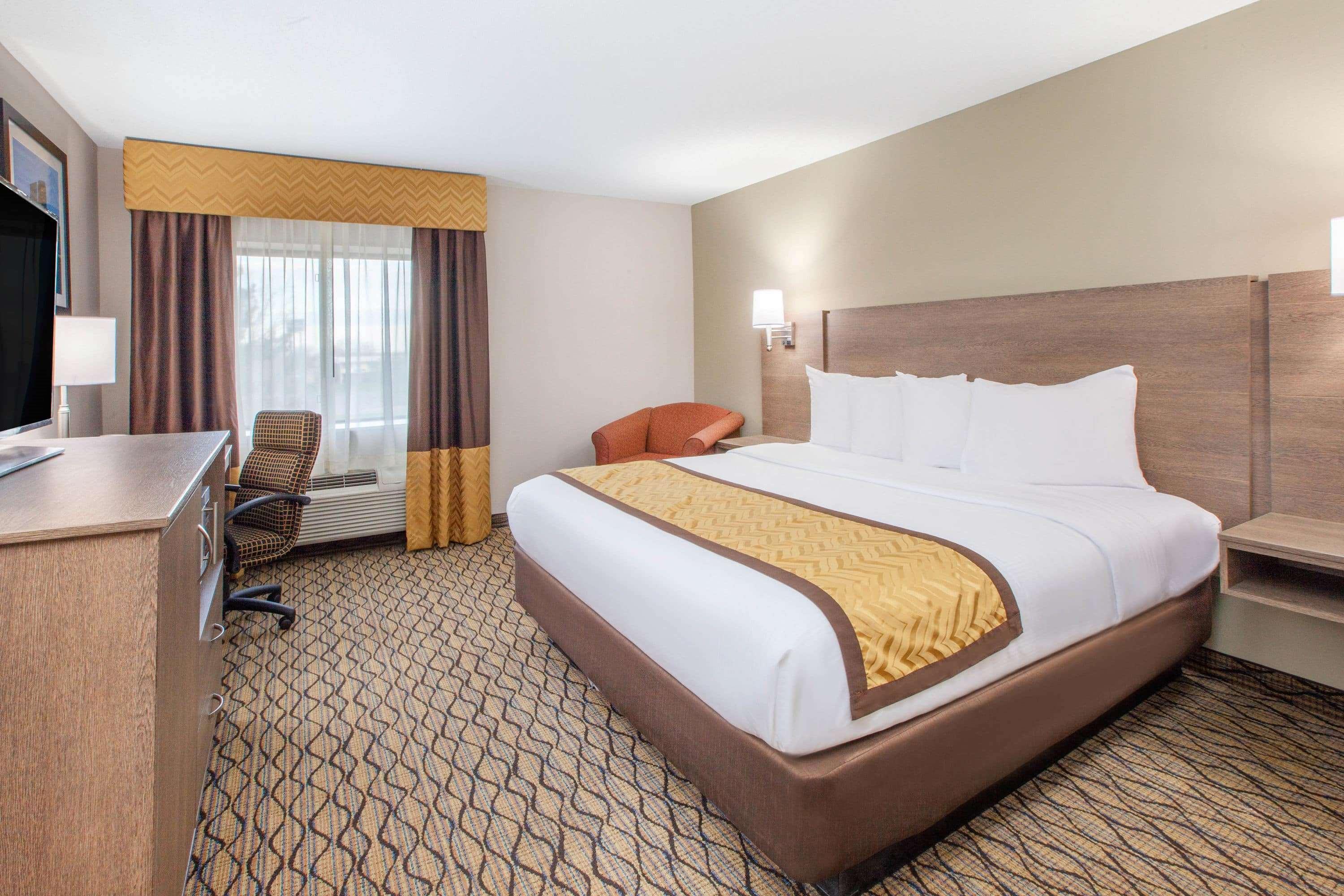 Baymont By Wyndham Grand Rapids Airport Hotel Cascade Exterior photo