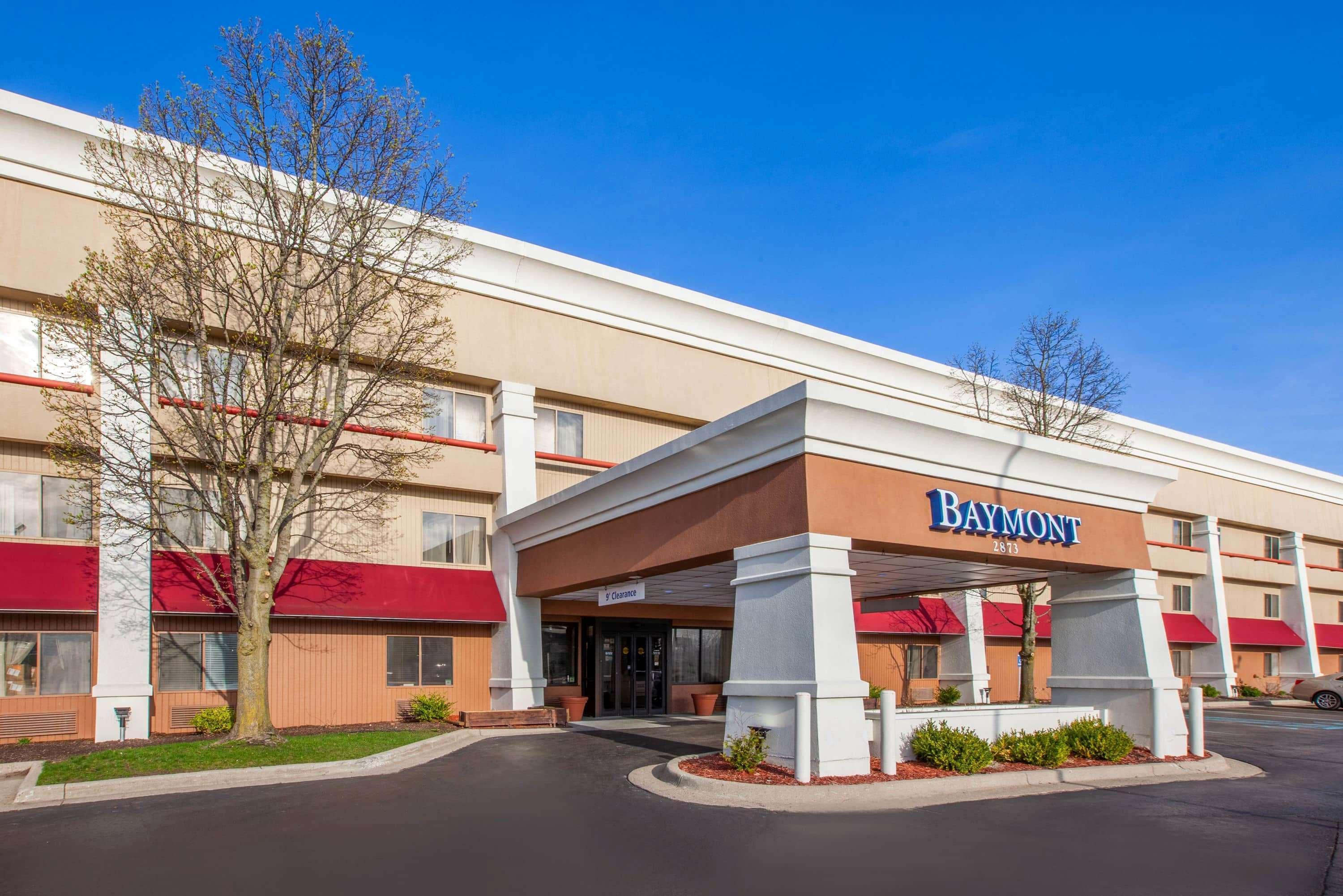 Baymont By Wyndham Grand Rapids Airport Hotel Cascade Exterior photo